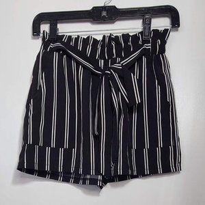 BLACK SHORTS WITH WHITE STRIPES